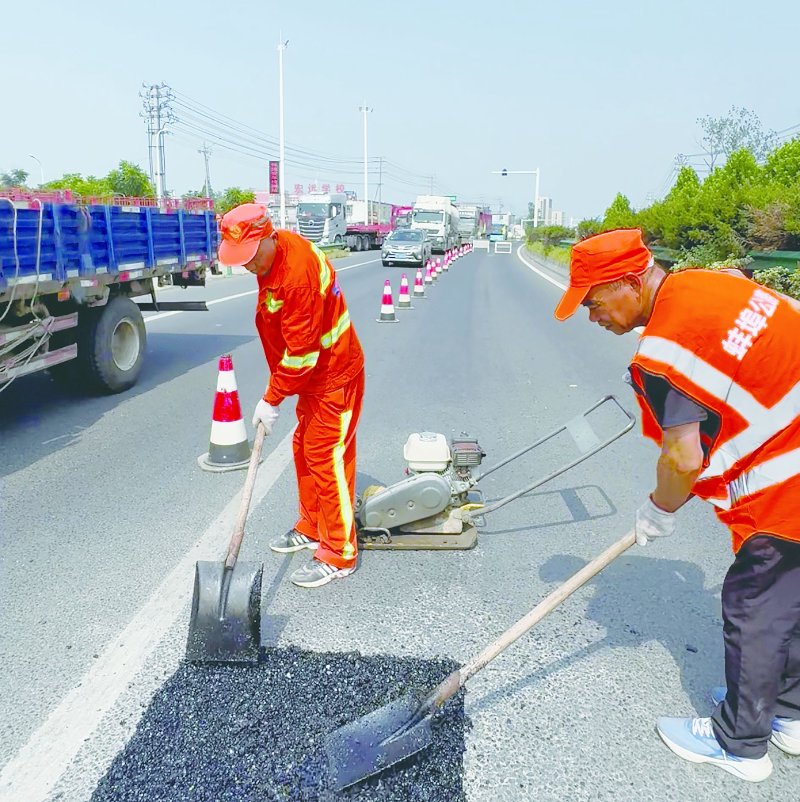 路面修补施工